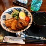h Kano Ho - ラフテーと軟骨ソーキのハーフ＆ハーフ丼　1000円
      中盛無料
