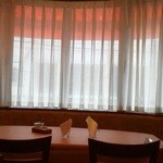 201209 ｳﾝ・ﾊﾟｯｿ　窓側、奥の席はﾍﾞﾝﾁｼｰﾄ.jpg