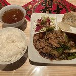 台湾料理　五味香 - 日替わりランチ定食 豚肉の炒め(黒コショウ味)
