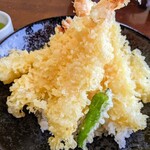 海鮮問屋　太へい洋 - 大きなえび天が５本乗ってます✨