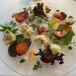 レストラン・ジョルジュマルソー - 佐賀産あんこうのフリットと大分産サラダ　バジルのヴィネグレット