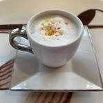 レストラン・ジョルジュマルソー - ごぼうのポタージュ