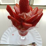 カフェ ラ ローサ - いちごたっぷり