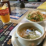 アンコール・トム - ランチセットサラダとスープ