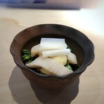 菊鮨 - 春野菜(「菜の花・ウルイ・ワカメ）とミル貝の酢味噌和え・・酢味噌の味和もよくミル貝は食感も楽しめます。