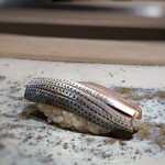 菊鮨 - 小鰭・・いつにも増して〆加減がいいですね、美味しい。