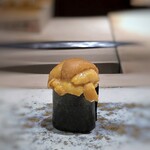 菊鮨 - 馬糞海胆（厚岸）・・これもタップリ盛られます。馬糞海胆としてはいい意味でクセを感じず美味。