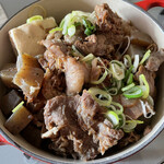 空海 - 牛すじ煮込み2つ分
      15センチ鍋に移したら蓋が閉まらない
      もりもりたくさんです(^^)