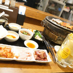 大衆炭火焼肉ジンギスカン ホルモン酒場 風土. - 