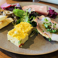 MAKIBI - 前菜も素敵
                      しかも美味しい(*ˊ˘ˋ*)｡♪:*°