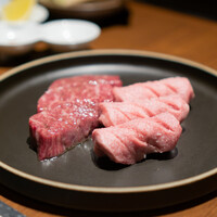 焼肉うしごろ 表参道店 - 厚切りタン  厳選厚切りハラミ
