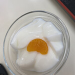 中華龍之介 - 杏仁豆腐もきっちりボリューム