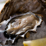 PIETRA MARE  - 広島県の老舗【かなわ水産】【ジャパンオイスターセンター】より毎日新鮮な牡蠣を仕入れております。
