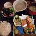 黒十 - 定食ね。