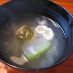 千松しま - 中には桜の花びらが