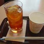 カフェ・ベローチェ - アイスティーのレモン