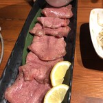 炭火焼肉ぐら - タン塩