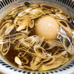Menya Minato - 昆布水つけ麺のつけ汁＋味玉