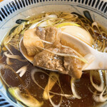 麺屋 湊 - つけ汁の中には角チャーシュー