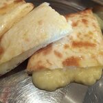 シルジャナ - チーズナン