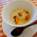 Restaurant Olivier - 菊芋のポタージュスープ