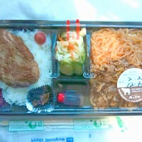 びふてき洋食存じやす - ハンバーグと和牛しぐれ煮のデリカMIX弁当 1080円