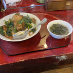 Chuugokushokusai Ryuuen - 角煮丼