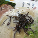 黒豚とんこつラーメン　７００円