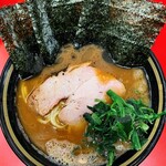家系ラーメン王道 いしい