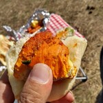 カリーハウス - チキンティカをナンで挟んで。