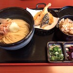 なごみ - おろしぶっかけ かやくご飯ミニ天ぷら付セット
(平日ランチ) 970円