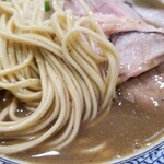 煮干しつけ麺 宮元 - 麺とスープの表情。