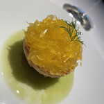 レフェルヴェソンス - ■はっさくと山羊のチーズのダックワーズ　無農薬蜂蜜　ブラッドオレンジとディル