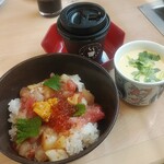 Muten Kura Zushi - コロナに打ち勝とうセット（旬の海鮮丼、茶碗蒸し、ホットラテ）