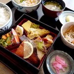 呑呑 - 幕の内定食