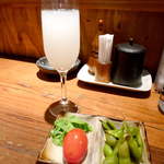 地酒喝采 かも蔵 - 【山形】出羽桜「とび六」吟醸にごり微発泡（￥727）秋田のフルーツトマトが甘いのにも驚き！