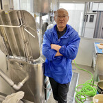 4代目 原田豆冨 - 店主の原田さん。実は少林寺拳法の先生。
      糖度14%の秘密は・・・直接訊いてみてください。
      教えてもらえます。