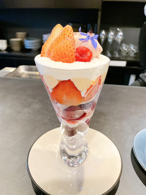 Patissiere Mayo パティシエール マヨ 六本木 パフェ 食べログ