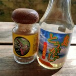 来夏世 - ピパーチとコーレーグースを入れます