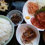 ハンバーグ定食700円