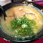 金の豚 - 「白金（プラチナ）セット」（1,000円）いただきました。まずはラーメン。