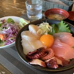 旬菜キッチンY,s - 海鮮丼