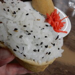 二鶴 - 黒胡麻入りの酢飯