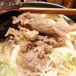 ざぶとん - 穂乃香さんの肉うどんを確実にパクッています！！！