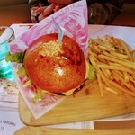 Moke's Hawaii - チェダーチーズバーガー、ポテトセット