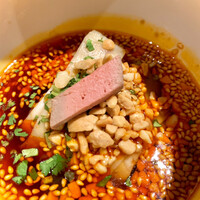 TexturA - よだれ鶏にはレバーパテと胸、腿肉と2種のナッツが。