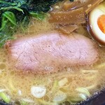 ラーメン 六弦 - モモのチャーシューは厚みがありました。