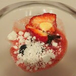 アルカナイズ - 夕食：紅ほっぺ苺 ココナツ 赤ワイン