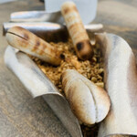 レヴォ - 【プロローグ】
      ★ 黒胡麻風味の最中、鯛とエゴマのリエット詰め