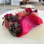 レヴォ - 【メジマグロ】
      ★ メジマグロ、赤蕪のマリネ、自家製キャビア